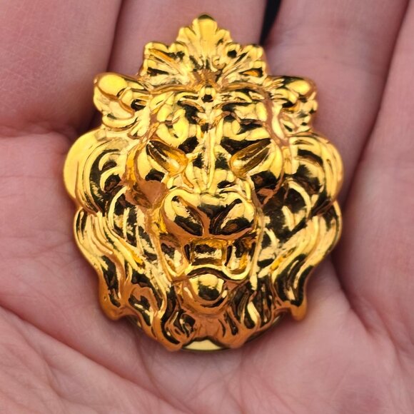 N/A Accessories - Gold-Tone Lion Head Scarf Clip Vintage Style Accessory